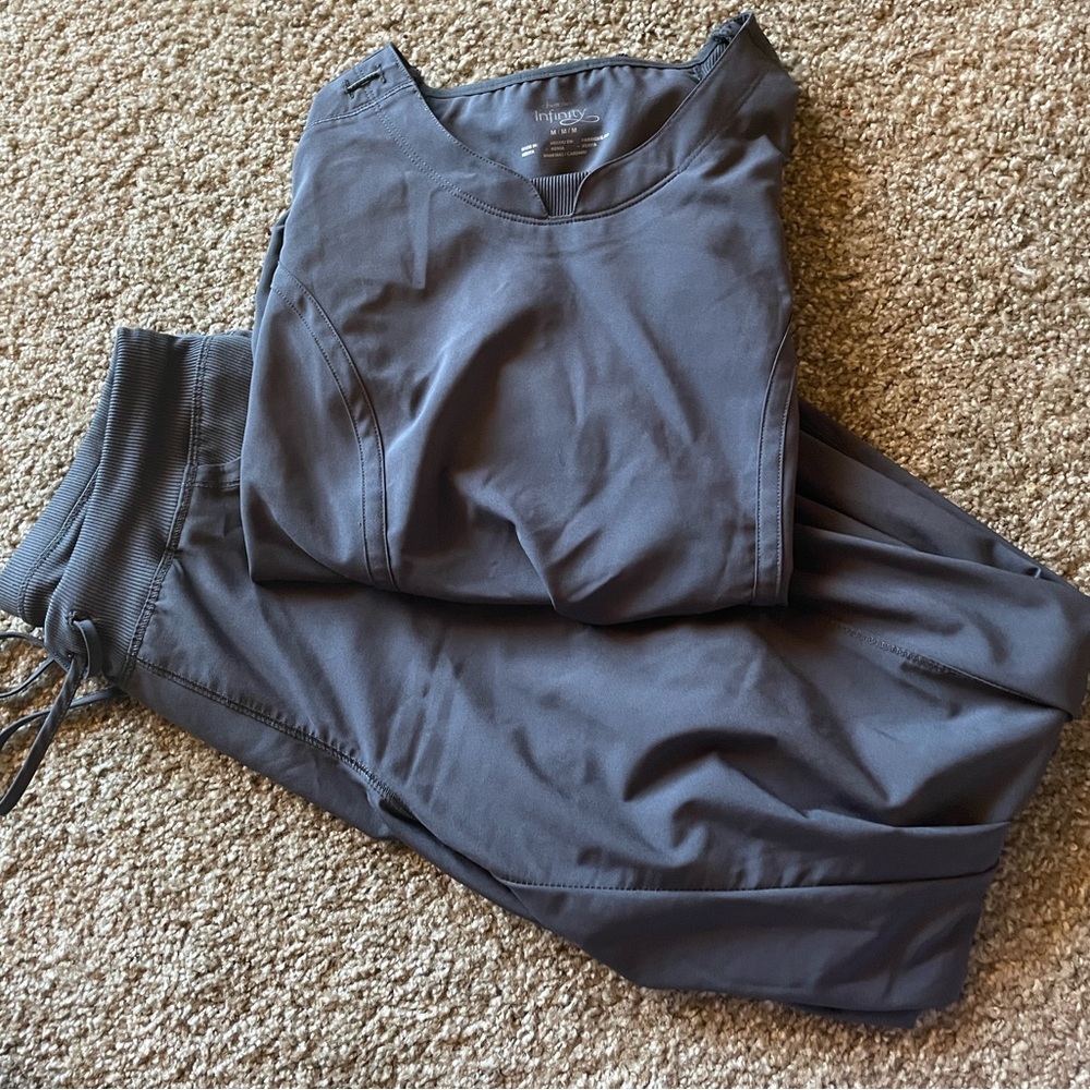 Cherokee Infinity Scrubs Set Size Medium